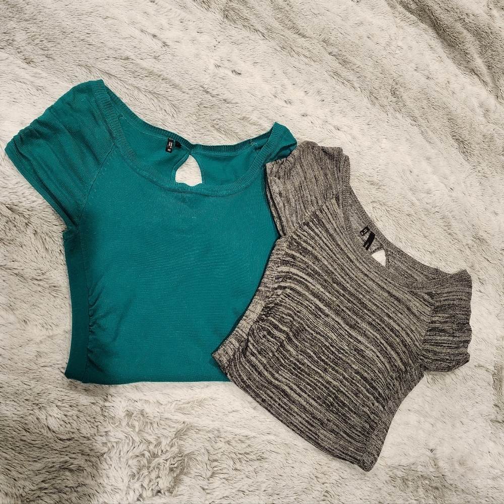 Two Cap Sleeve Maurices Knit Tops With Key Hole Back